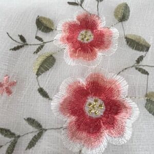 Vintage Table Runner Floral Embroidered  Accent Oval Centerpiece Decor‎ Sheer